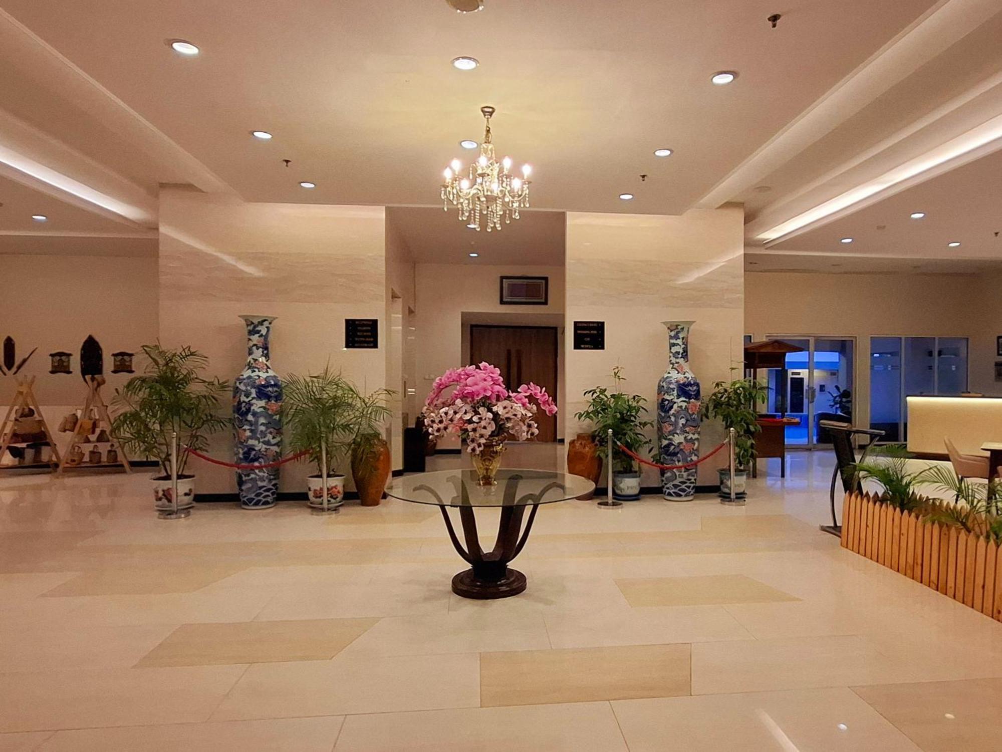 Brits Hotel 庞卡兰布翁 外观 照片