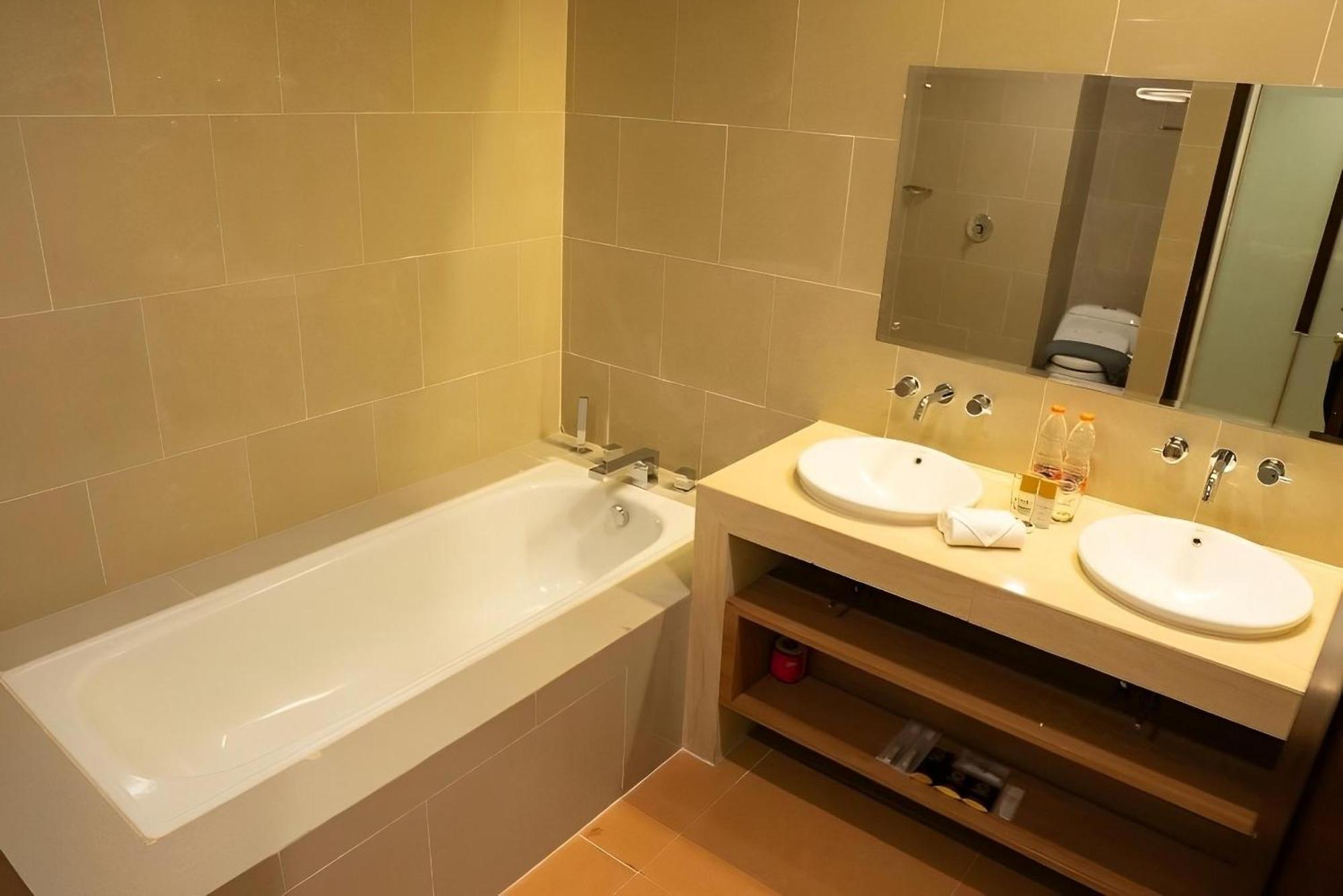 Brits Hotel 庞卡兰布翁 外观 照片